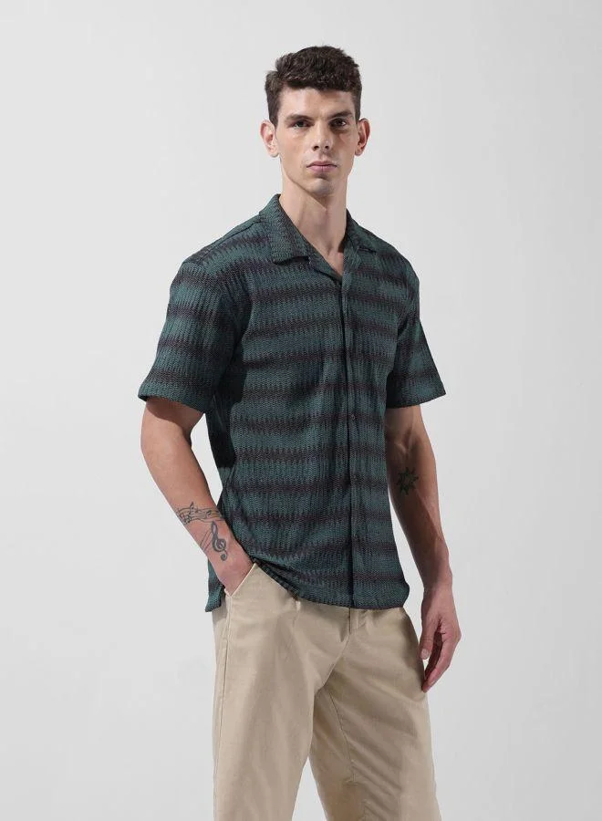 ذا انديان كراج كو Men Relaxed Fit Textured Cuban Collar Half Sleeves Shirt