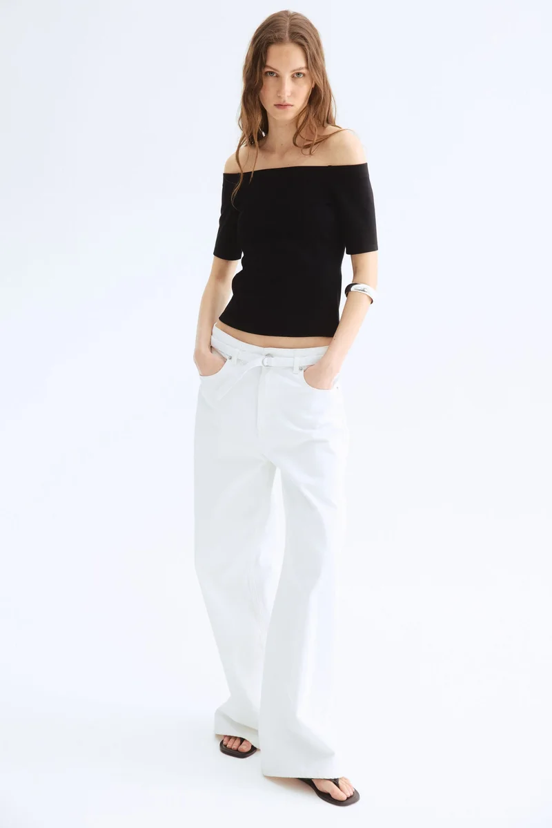 اتش اند ام بلوزة بأكتاف مكشوفة