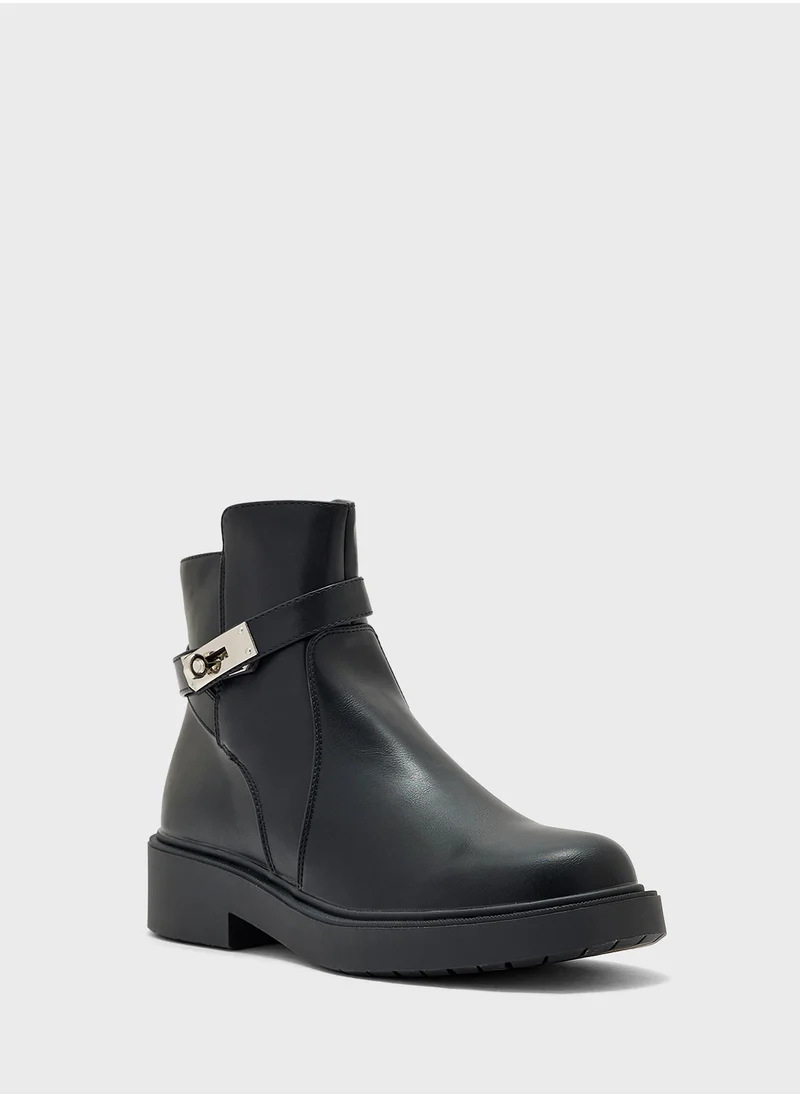 ترافل من نمشي Metal Trim Detail Ankle Boot