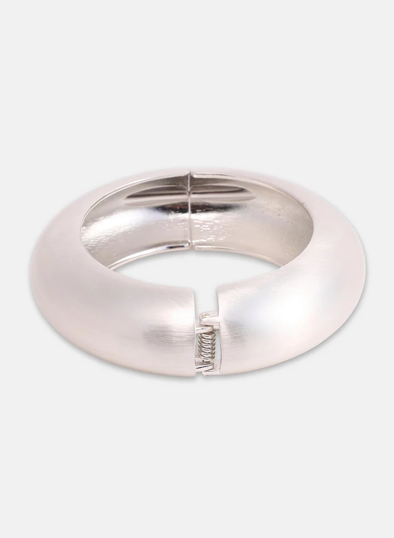 سوهي Women's The Chunky-Curve Bangle Bracelet