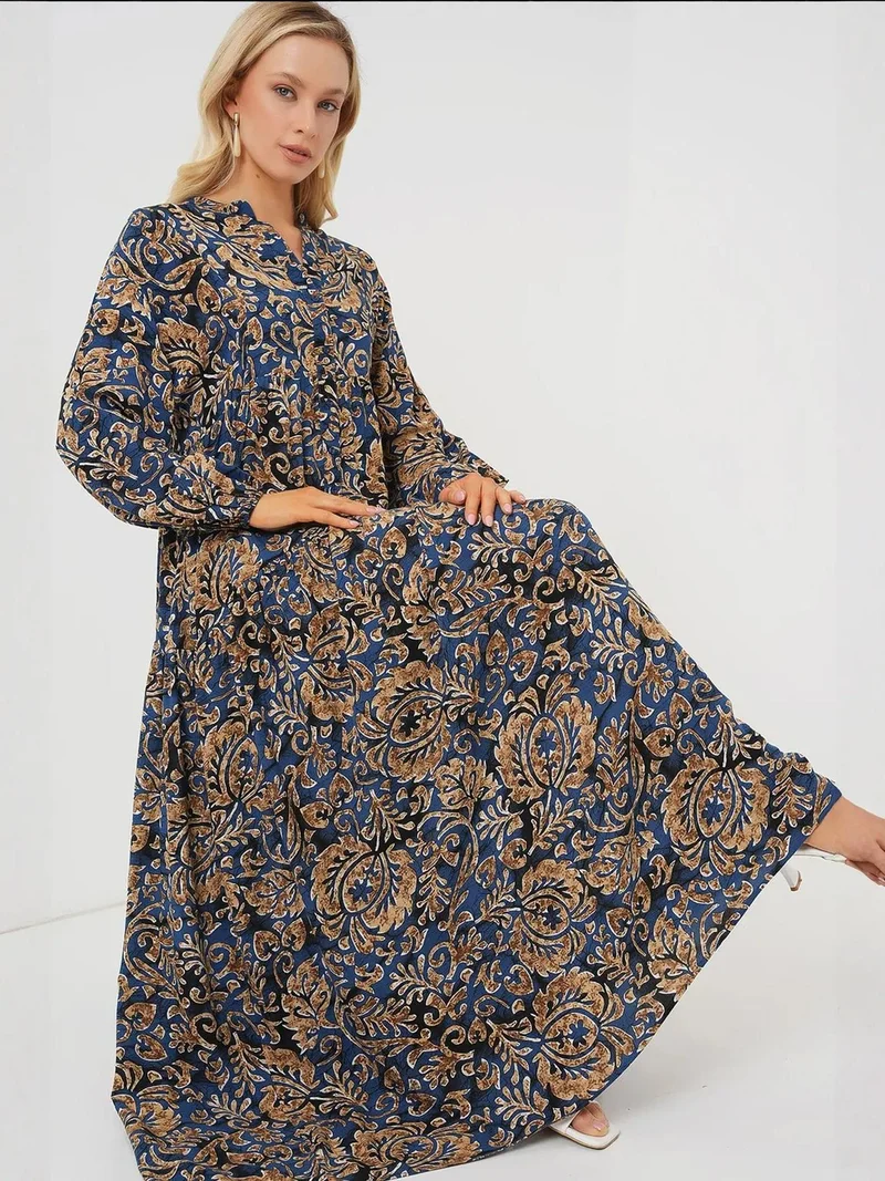 بيغ دارت فستان ماكسي بياقة على شكل حرف  بنقوش وزر إغلاق من