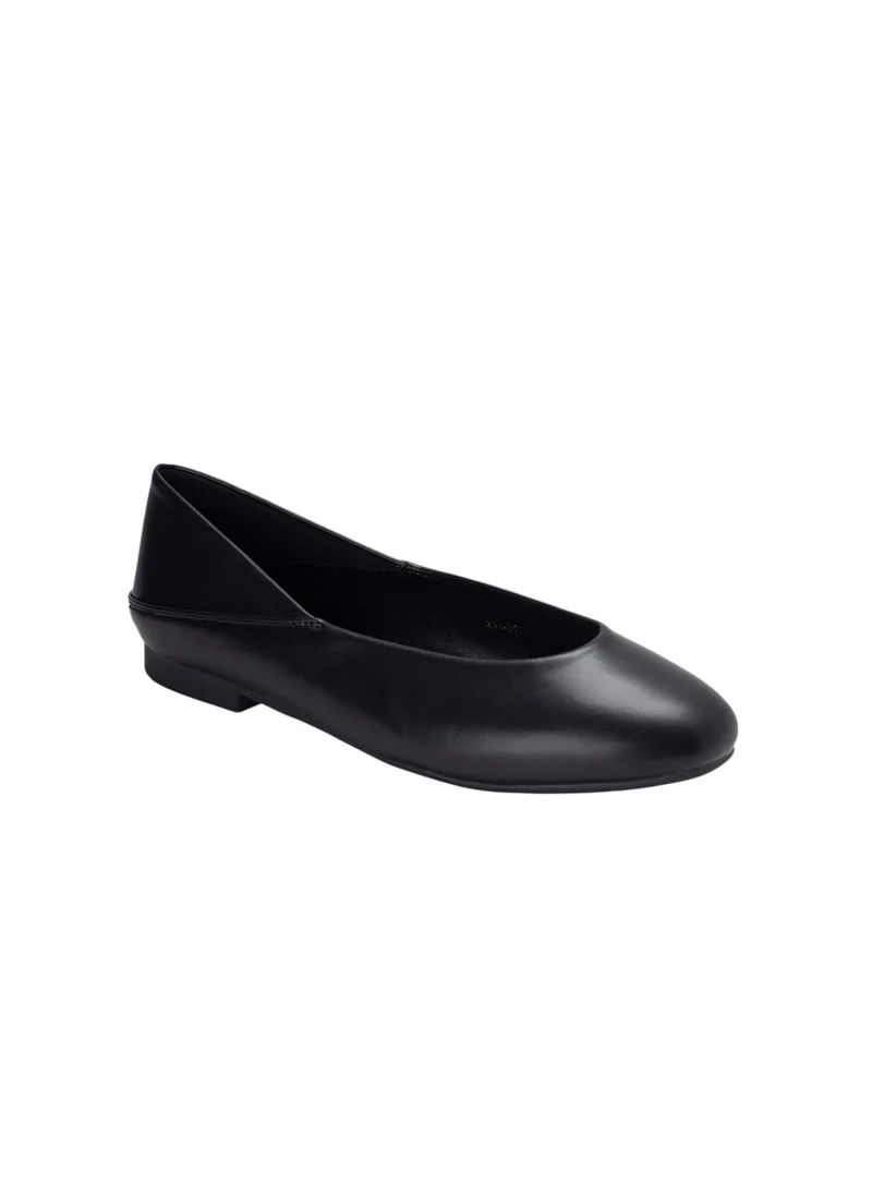 Bata Round Toe Ballerinas
