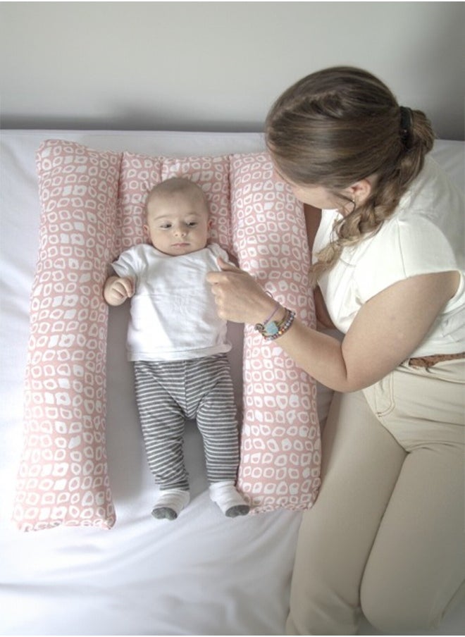 U Shape Baby Pillow  - Pink Square - pzsku/Z39F902A015CF7C3E42ACZ/45/_/1722591235/e926bce6-a8fd-4ee0-8ba0-36a7e0528ac1