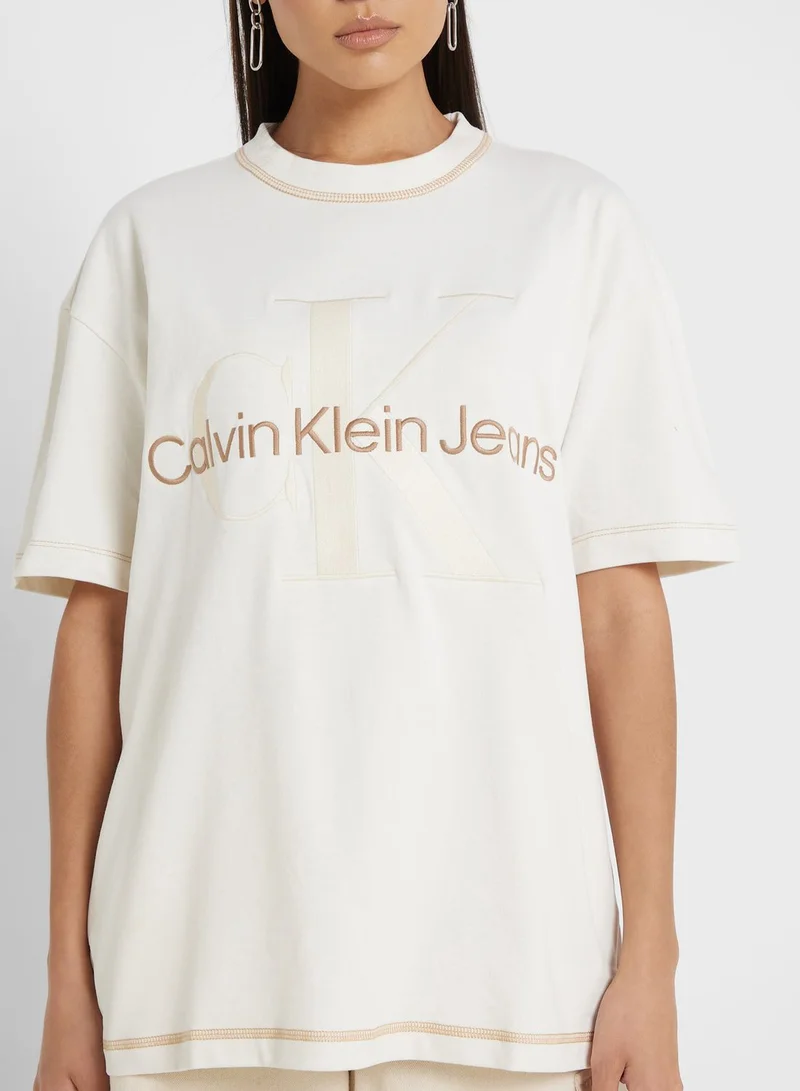 Calvin Klein Jeans Crew Neck Boyfriend Logo T-Shirt