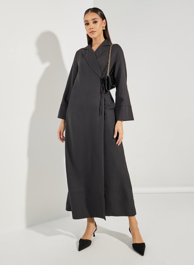 ستايلي عباية ملفوفة بياقة ستيل نوتش مع حزام خصر - Image 1