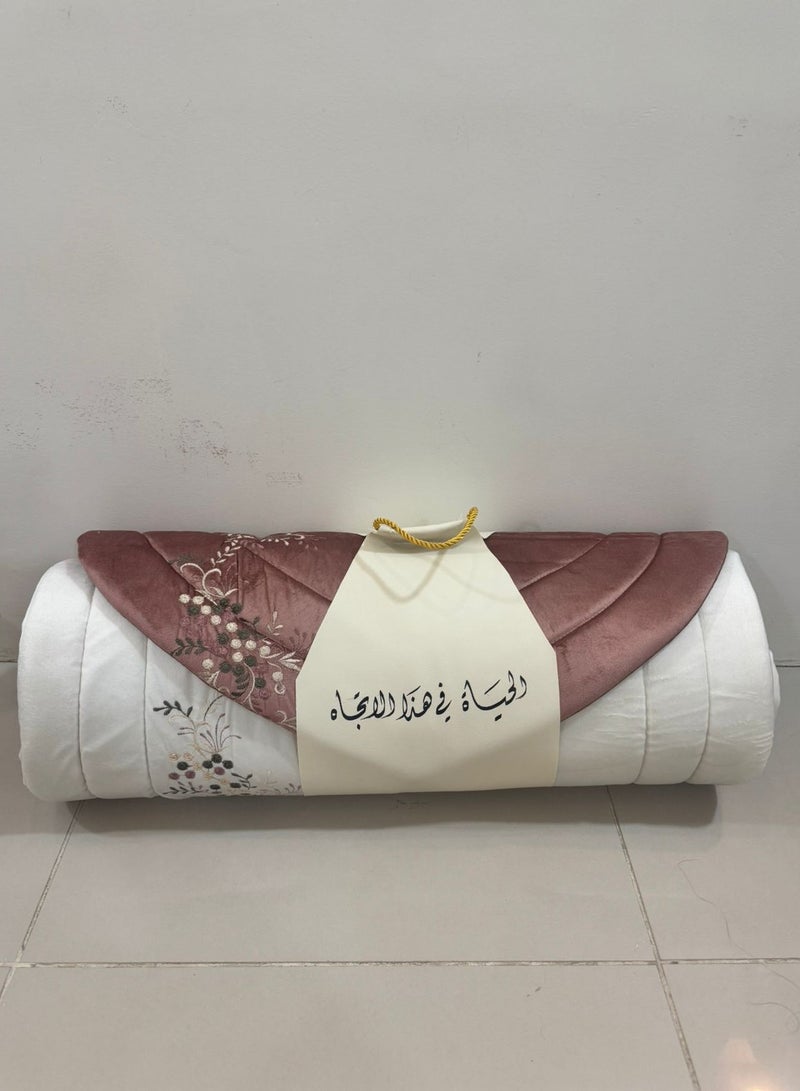 2-piece embroidered prayer rug in different colors - Image 1