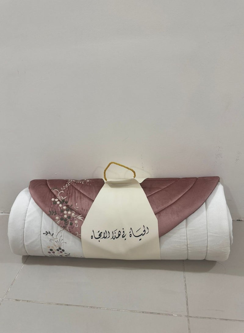 2-piece embroidered prayer rug in different colors - Image 3