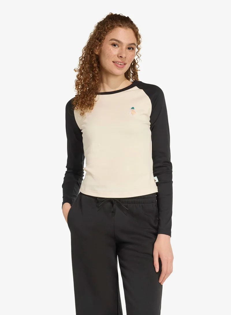 اديداس Cat Patch Graphic Long Sleeve T-Shirt
