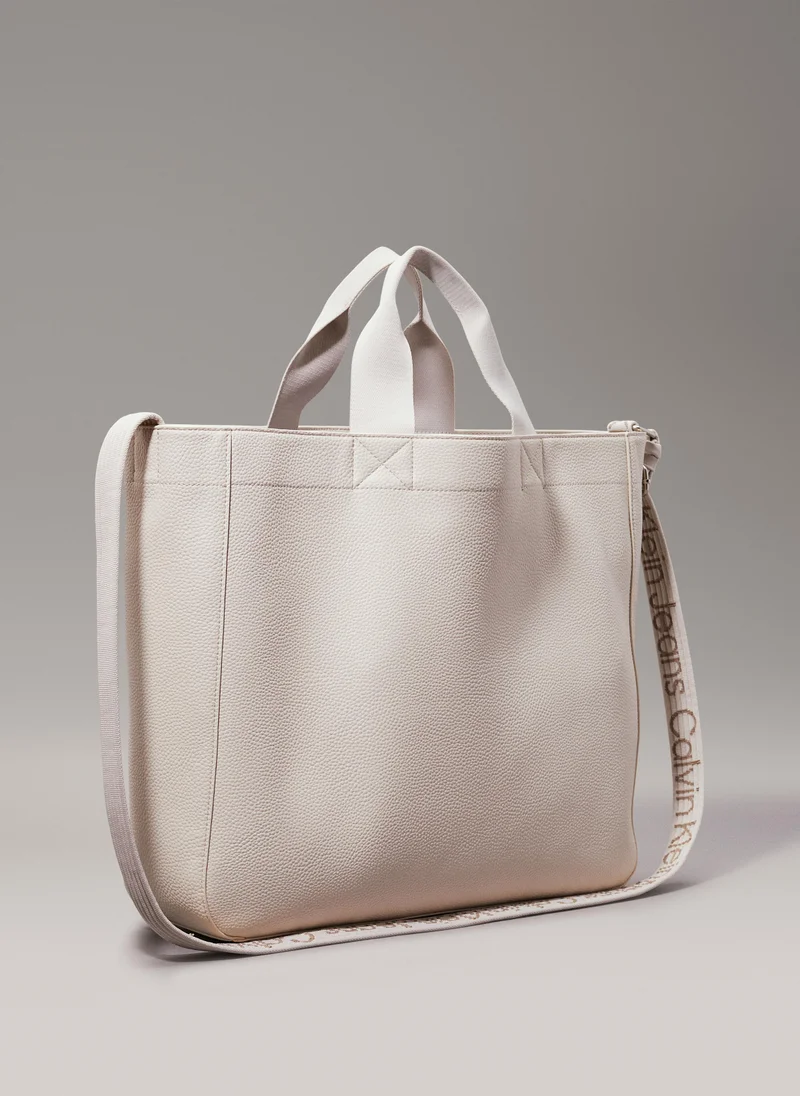 كالفن كلاين جينز Top Handle Tote