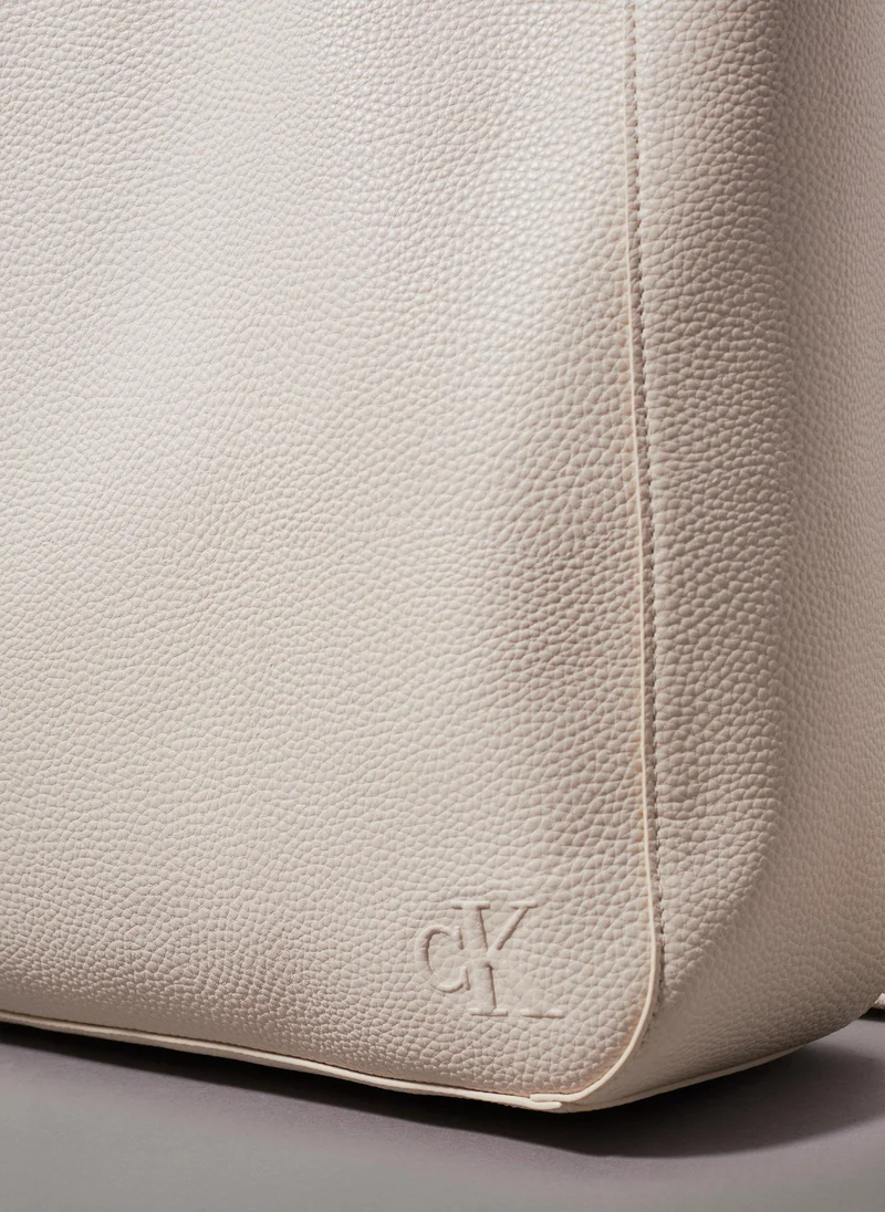 كالفن كلاين جينز Top Handle Tote