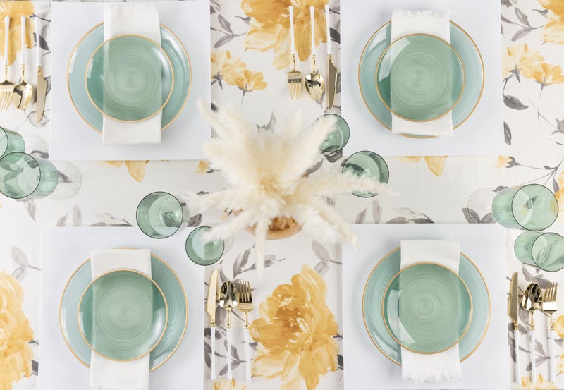 PLASTICPRO 32 Pieces Crystal Design Plastic Plates Combo Pack 7 inch and 10 inch Gold Rim Elegant Disposable Plates, Transparent Green - Image 3