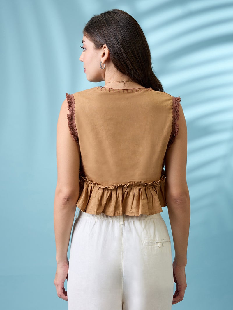 globus Globus Women Beige V-Neck Thread Work Detail & Lace Inserts Pleated Crop Top - Image 3