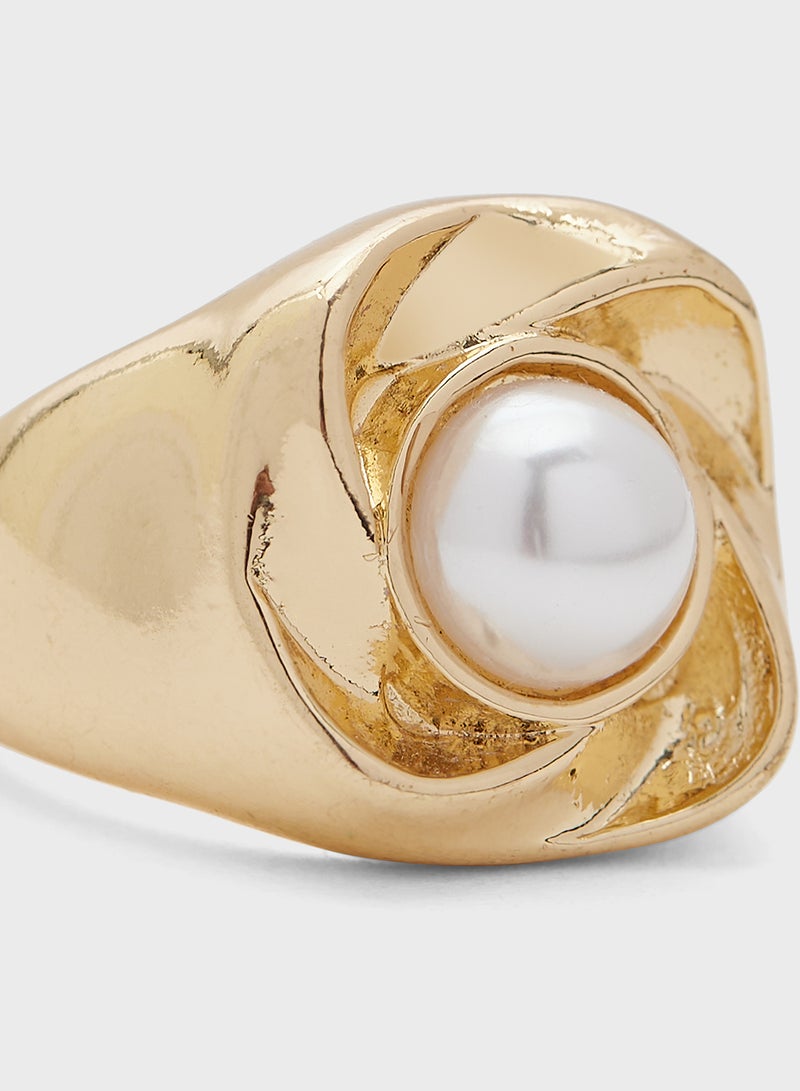 ELLA Pearl Ring  - Image 4