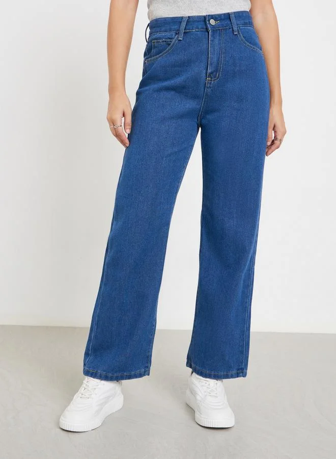 ستايلي جينز بأرجل واسعة وخصر عالي