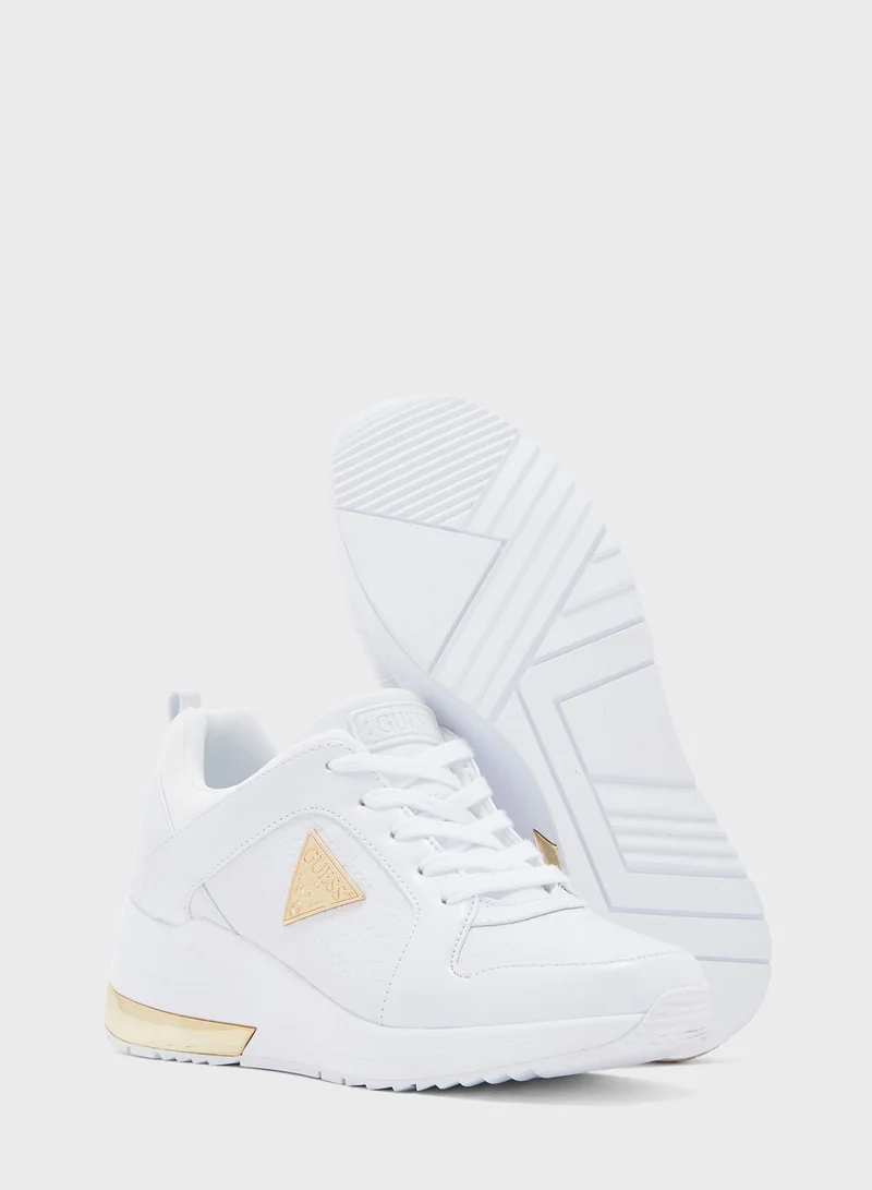 GUESS Jaryd Low Top Sneaker