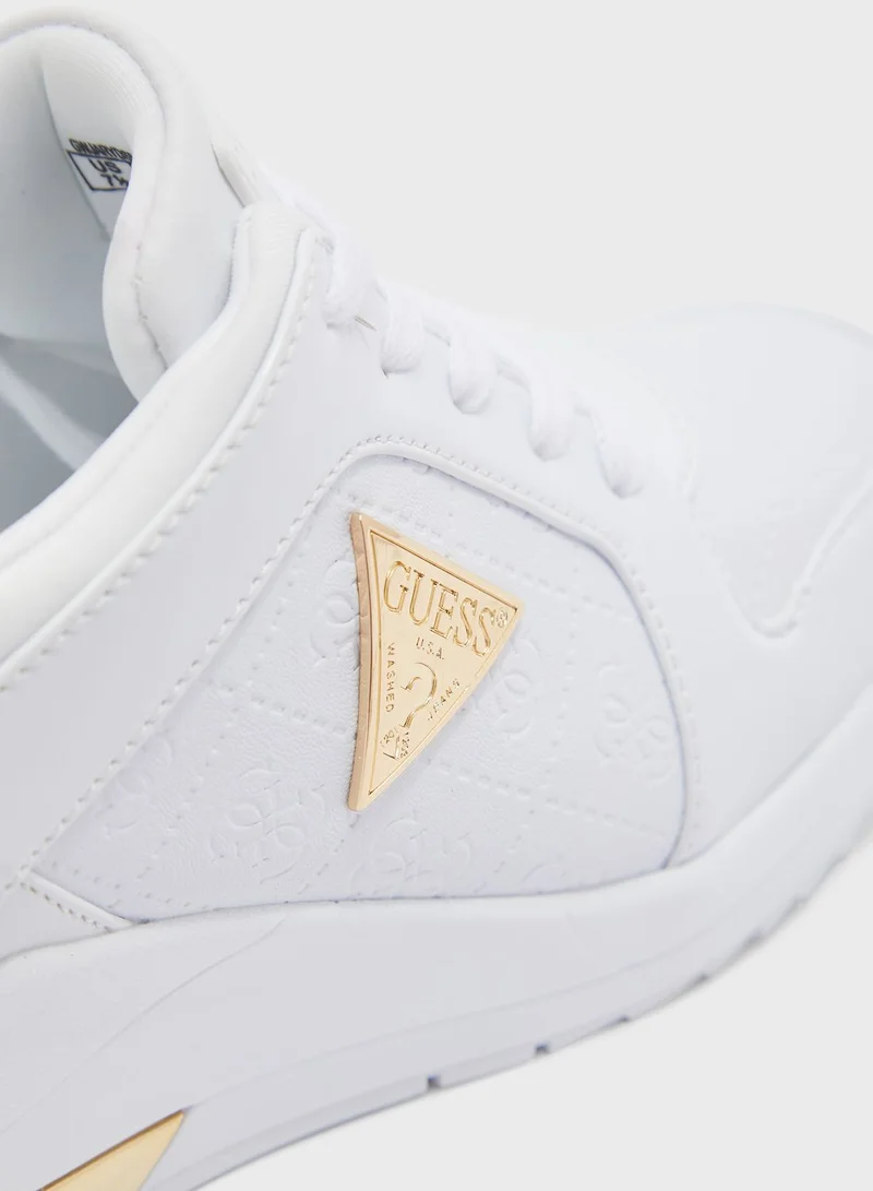 GUESS Jaryd Low Top Sneaker