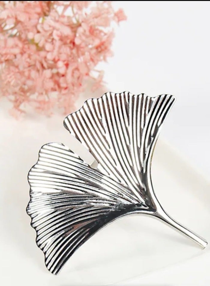 Silver colored napkin holder in the Shape of a Leaf Ring - Image 1