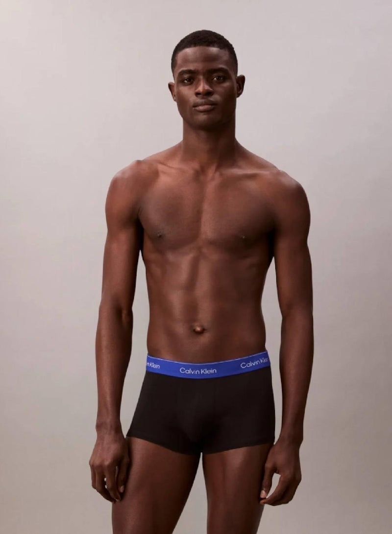 كالفن كلاين طقم سراويل داخلية قصيرة بخصر منخفض من تشكيلة Icon Cotton Stretch من 3 قطع - Image 4