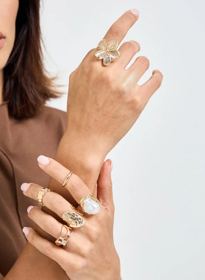 ستايلي 6-Piece Gold Tone Pearl & Floral Designs Rings Set
