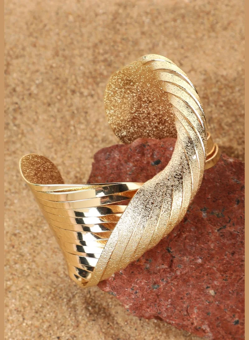 SOHI Gold Plated Designer Stone Party Bracelet For Women