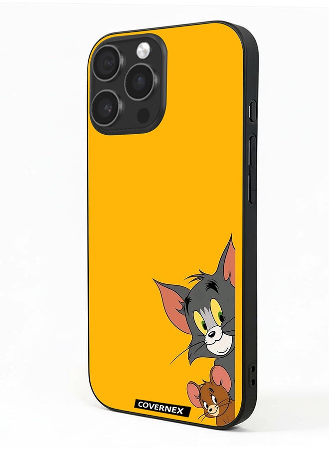 Covernex غطاء حماية لجهاز آبل آيفون 16 برو مزخرف يتميز بالثنائي الكلاسيكي توم وجيري أصدقاء يتلصصون - Image 1