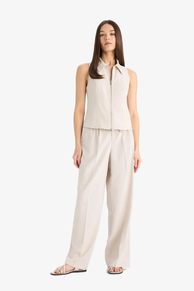 ديفاكتو Polo Collar Zippered Woven Vest