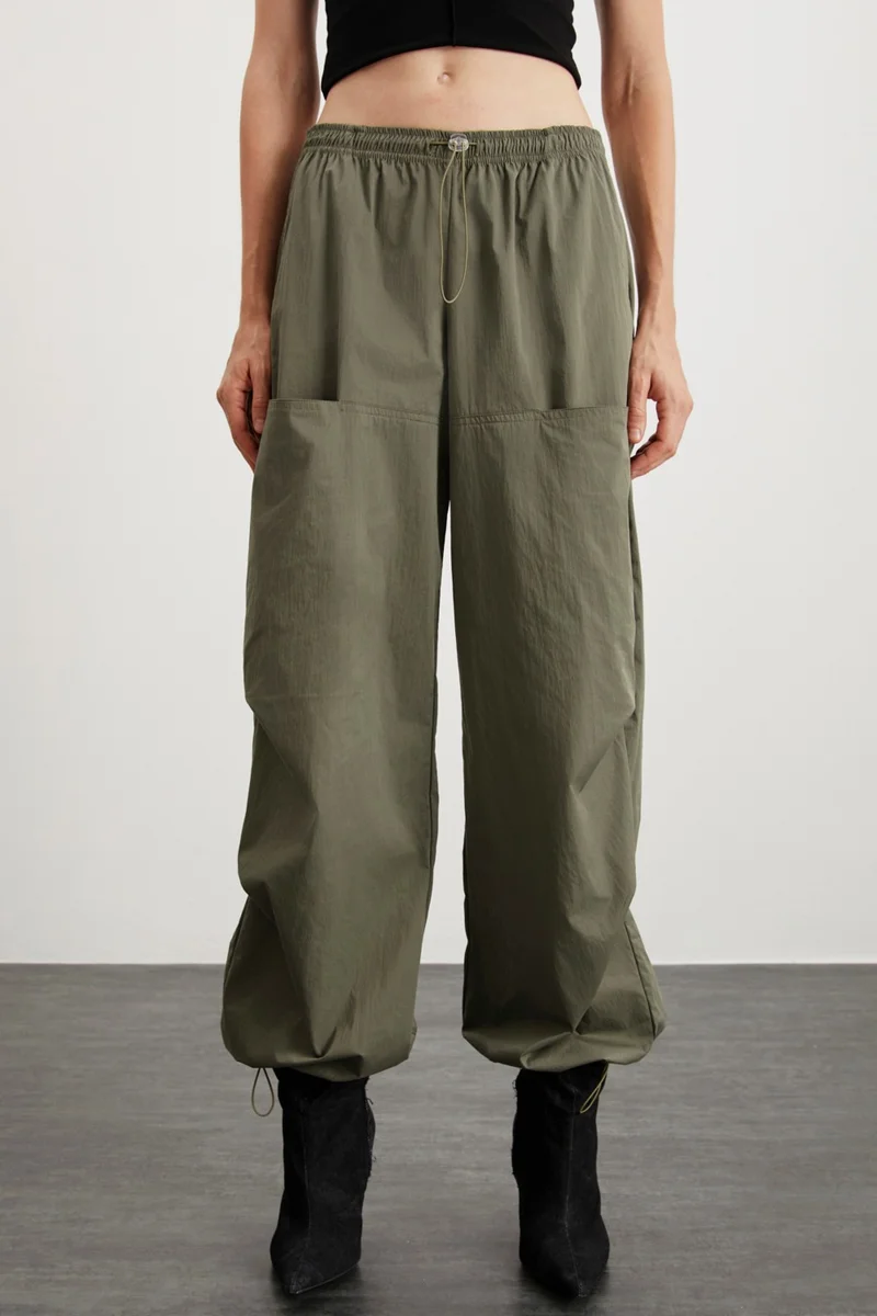 جريميلانج Annelise Women's Waterproof Parachute Fabric Light Khaki Trousers with Elastic Waist and Legs