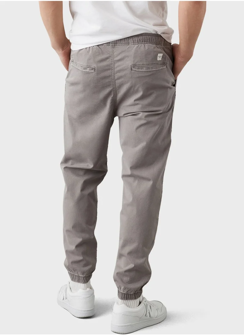 امريكان ايجل Essential Trekker Joggers