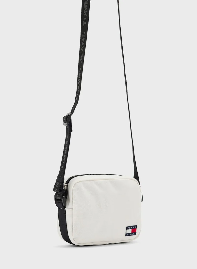 TOMMY JEANS Essential Daily Crossbody Bag