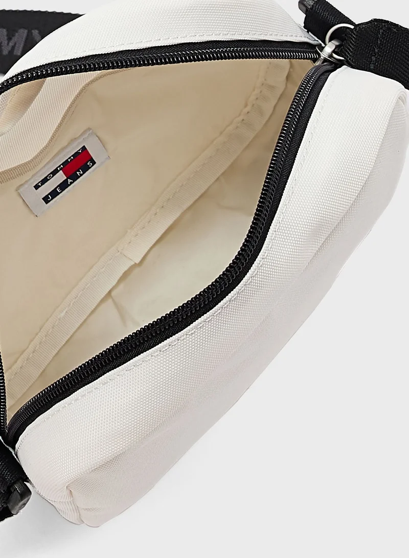 TOMMY JEANS Essential Daily Crossbody Bag