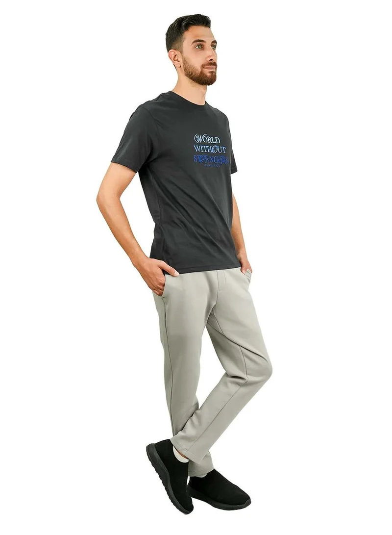 GIORDANO Men's World Without Strangers Print Tee - Slim Fit, Crew Neck, Cotton