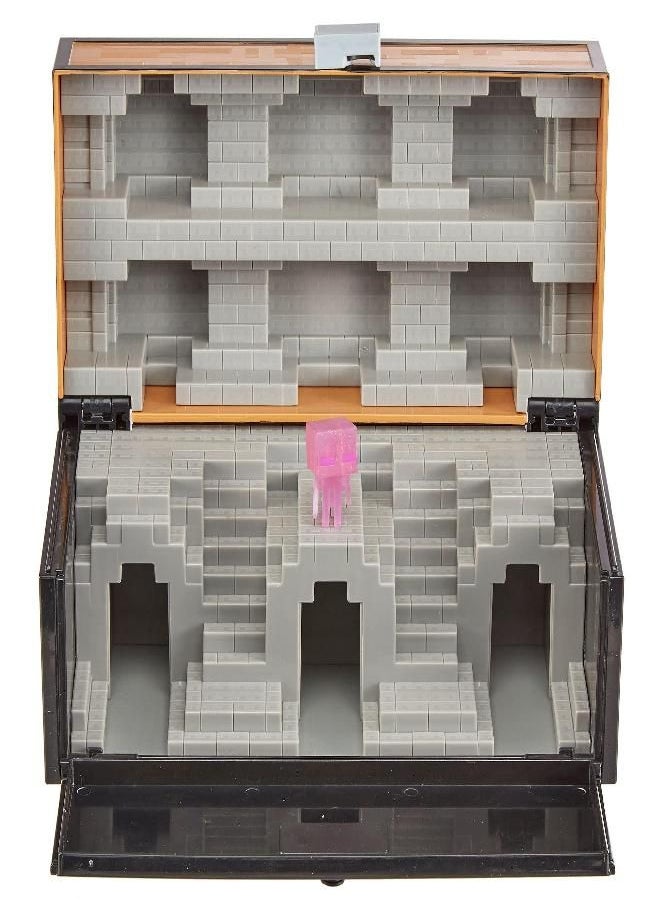Mattel Minecraft Collector Chest and Exclusive Mini Figure, Carrying Chest for Video-Game Characters for Playing, Trading, and Collecting, Action and Battle Toy for Kids Ages 6 Years and Older