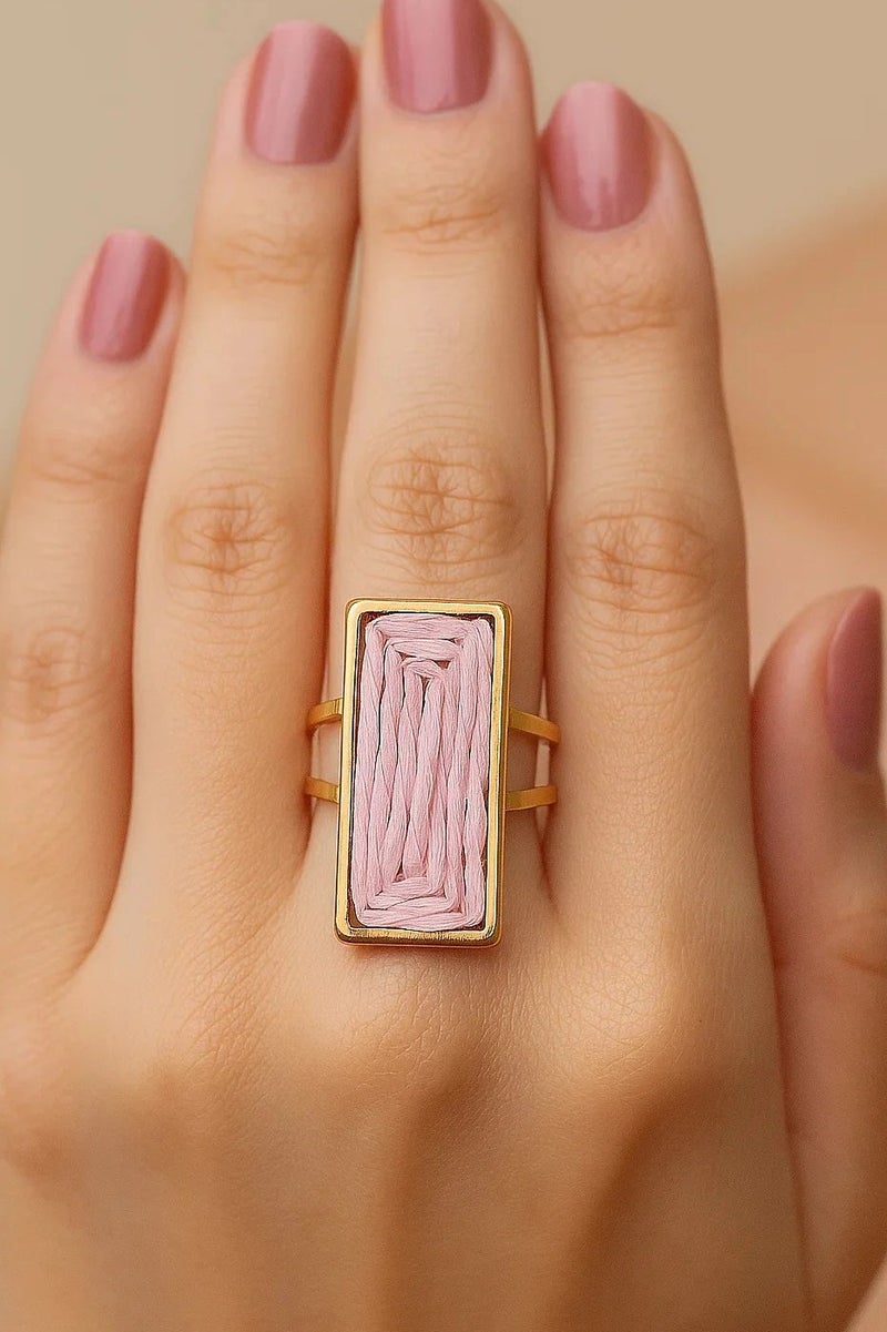Vbranda A modern rectangular design ring with standout details rust-resistant. 