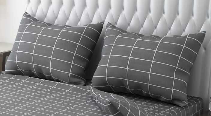 DECOR2ADMIRE مجموعة أغطية سرير هندسية من قطن جلاسي 210 TC للسرير المزدوج مع 2 غطاء وسادة للمنزل (90 * 100 بوصة - رمادي داكن) - Image 2