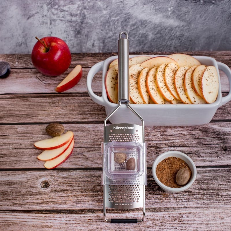 Microplane Professional Series Kitchen Grater new Fine for Hard Cheese, Citrus Fruits, Garlic, Chili, Cinnamon and Nutmeg with Stainless Steel Blades - Made in USA - Image 4