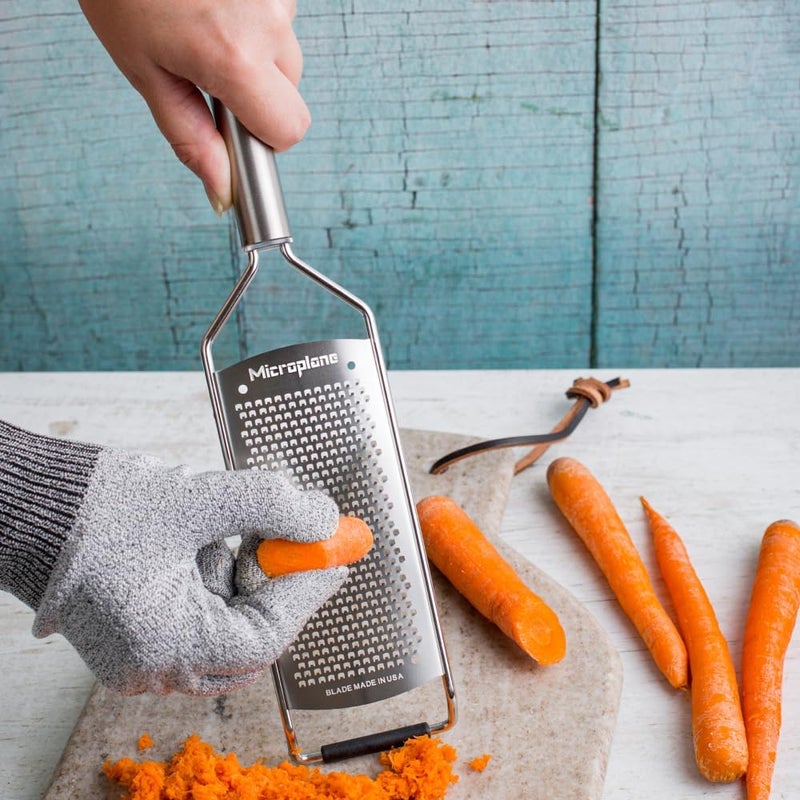 Microplane Professional Series Kitchen Grater new Fine for Hard Cheese, Citrus Fruits, Garlic, Chili, Cinnamon and Nutmeg with Stainless Steel Blades - Made in USA - Image 2