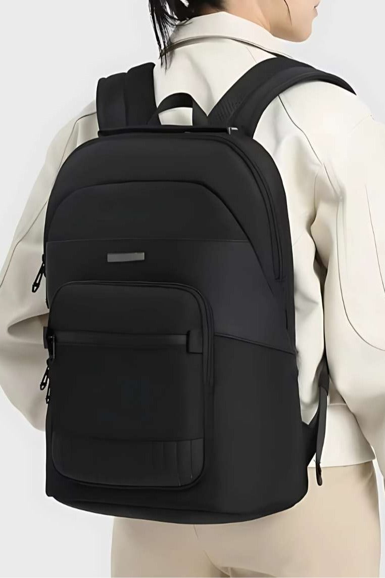 أوزوكو حقيبة ظهر للسفر من أوزوكو 9847 مع منفذ USB – مقاومة للماء – تناسب لابتوب 15.6 بوصة – أسود - Image 4