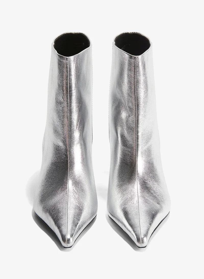 اتش اند ام أحذية بكعب