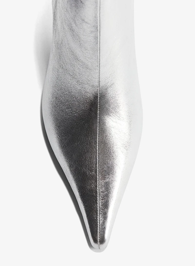 اتش اند ام أحذية بكعب