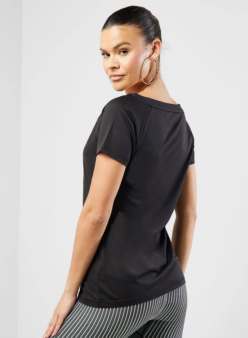 PUMA Train Favorite Jersey Cat T-Shirt