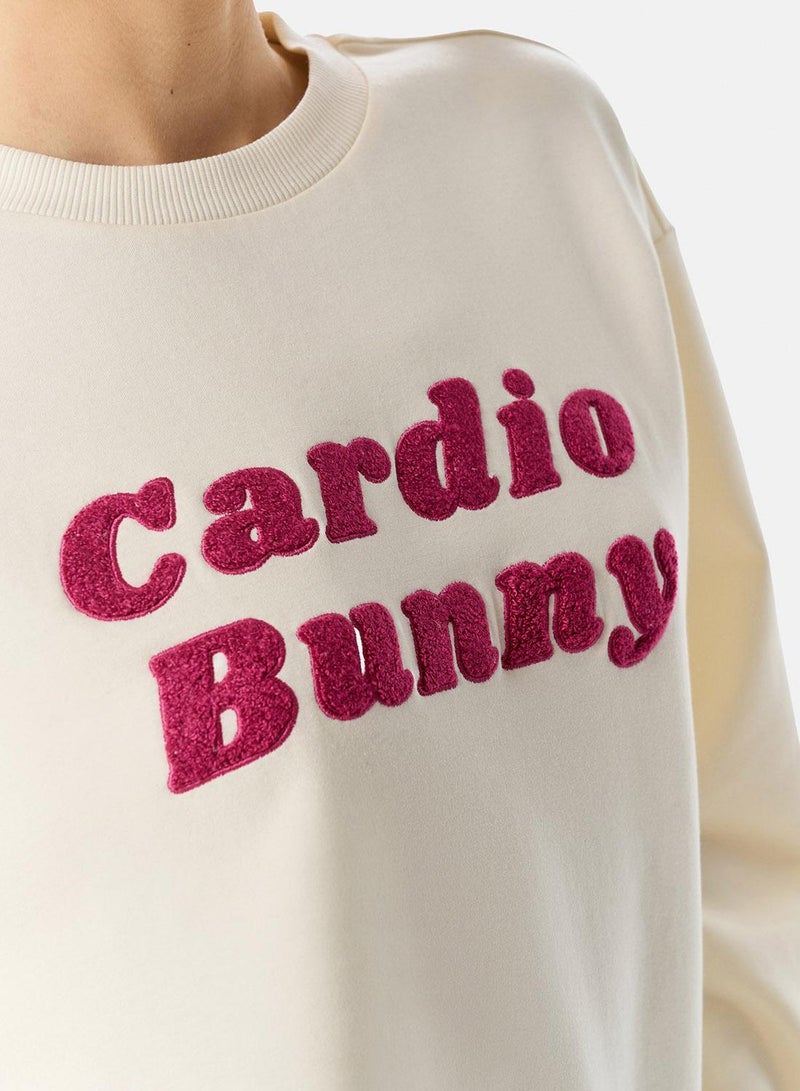 Cardio Bunny سويت شيرت كارديو باني ريترو سكريبت - Image 3