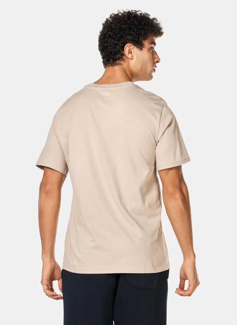 كونفرس Men's Star Chevron T-Shirt