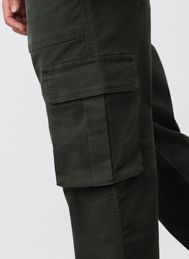 The Souled Store Dark Moss Men Solid Straight Fit Cargo Jeans - Image 4