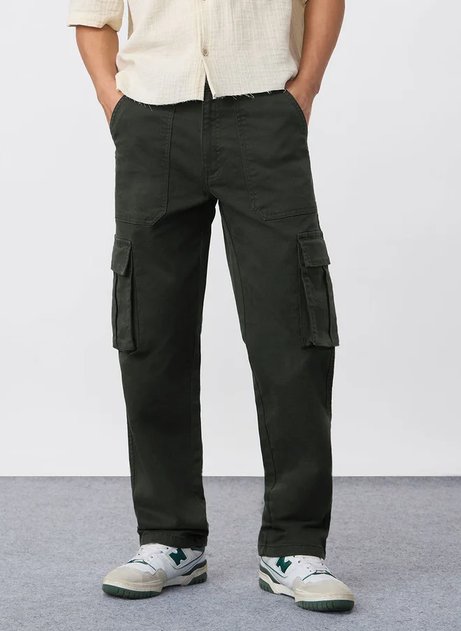 ذا سوليد ستور The Souled Store Dark Moss Men Solid Straight Fit Cargo Jeans