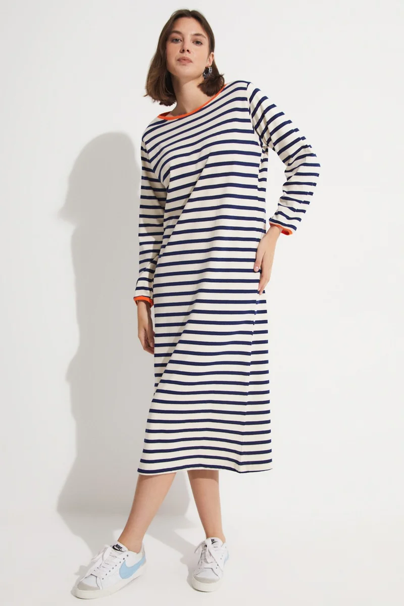 جون Striped Maxi Dress