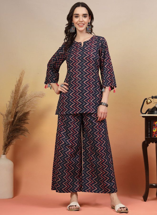 COTLAND FASHION تونك دائري العنق مطبوع من قطن نقي مع بنطلون بالازو من كوتلاند فاشن - Image 1