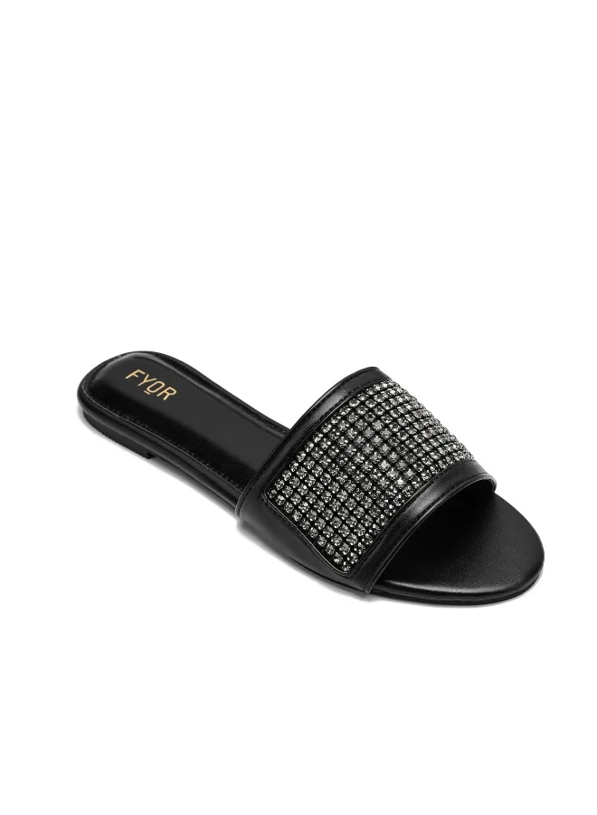 فايور شبشب مزين بالماس