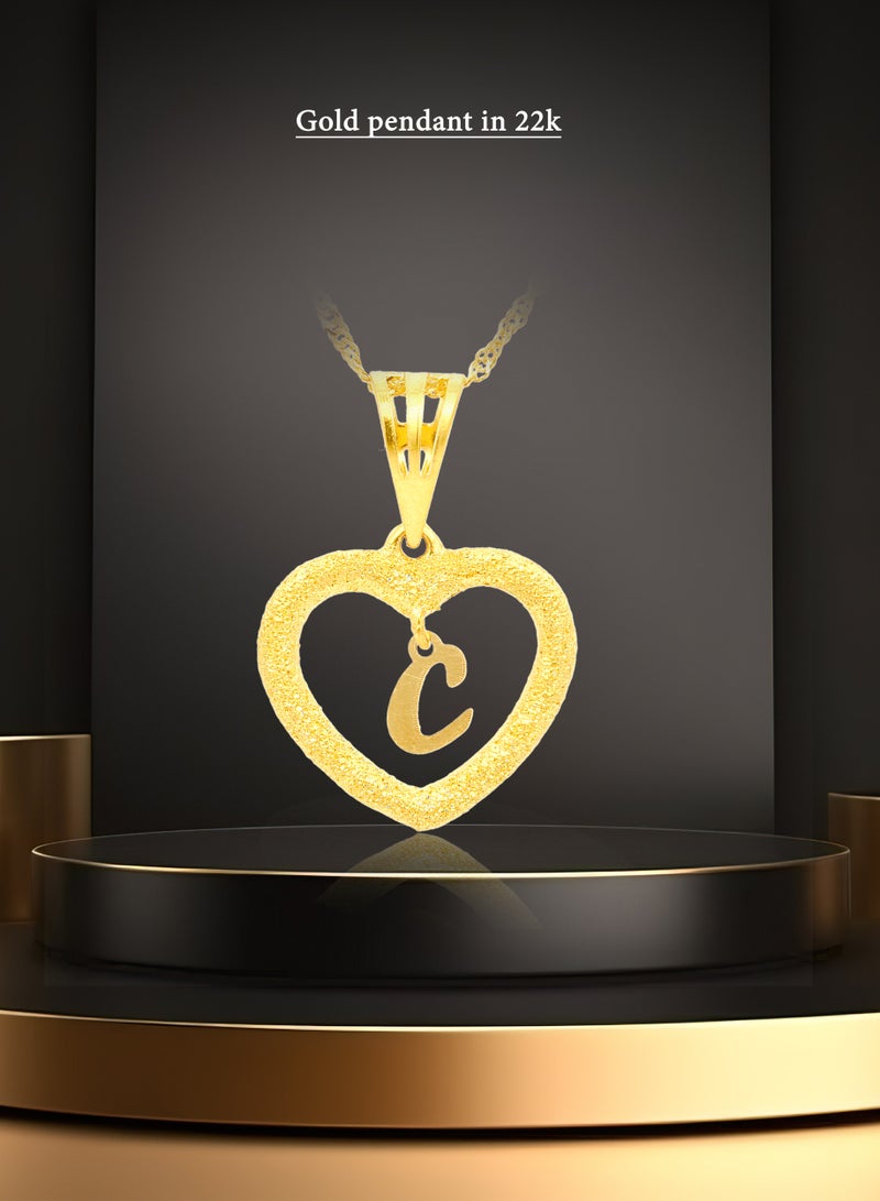 بفلح للمجوهرات الحب والأحرف الأولى: قلادة من الذهب عيار 22 قيراط على شكل قلب 'C' - Image 4