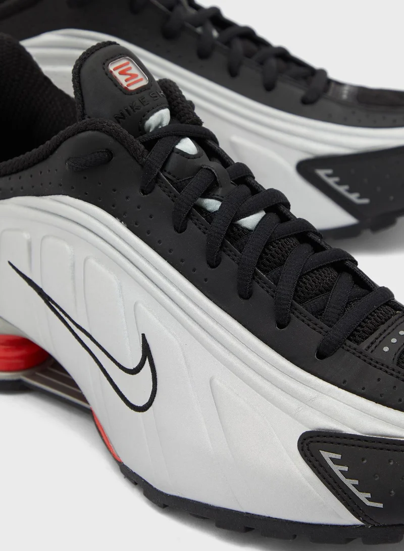 Nike Shox R4