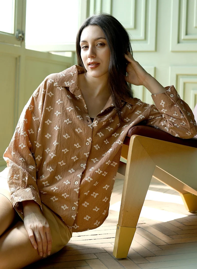 Women's Camel Brown Floral-Tactile Oversized Shirt | نساء | أكمام طويلة | طبعة تجريدية | طوق منتشر | كاجوال كبير الحجم | قميص